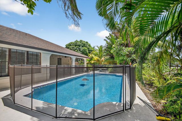 2700 Yarmouth Drive, Wellington, FL 33414