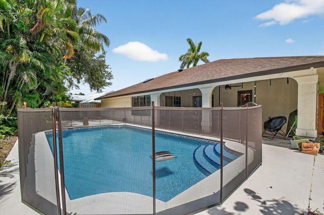 2700 Yarmouth Drive, Wellington, FL 33414