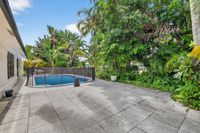 2700 Yarmouth Drive, Wellington, FL 33414