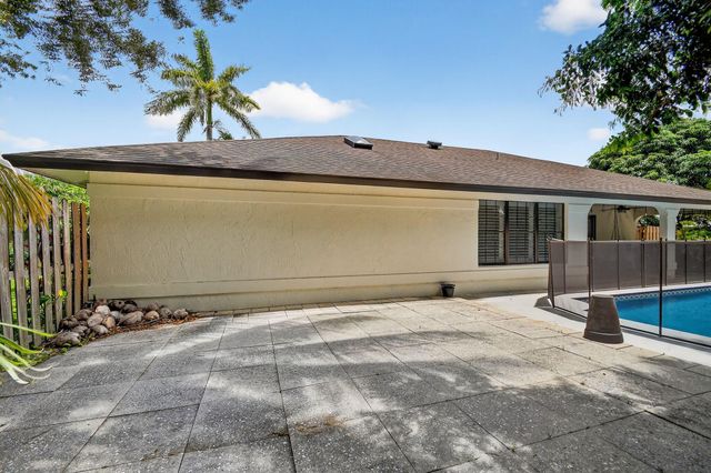 2700 Yarmouth Drive, Wellington, FL 33414