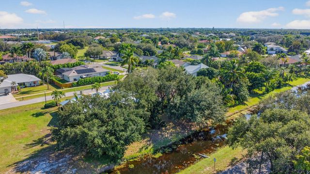 2700 Yarmouth Drive, Wellington, FL 33414
