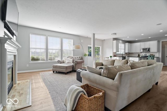 6563 Bainbridge Way, Zionsville, IN 46077