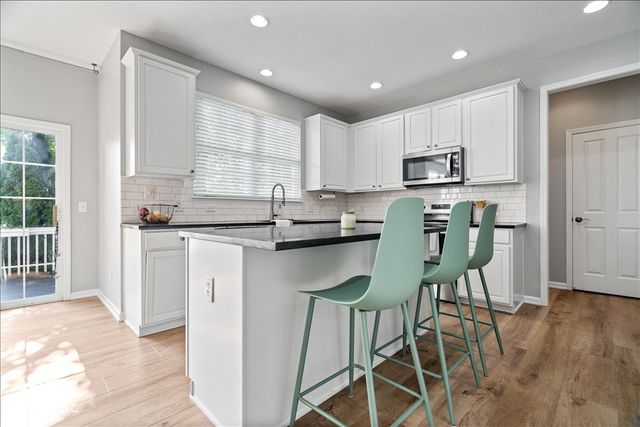6563 Bainbridge Way, Zionsville, IN 46077
