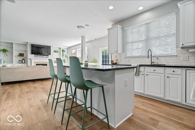 6563 Bainbridge Way, Zionsville, IN 46077