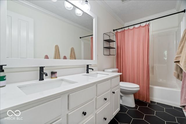 6563 Bainbridge Way, Zionsville, IN 46077