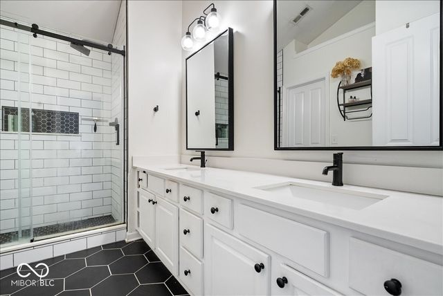 6563 Bainbridge Way, Zionsville, IN 46077