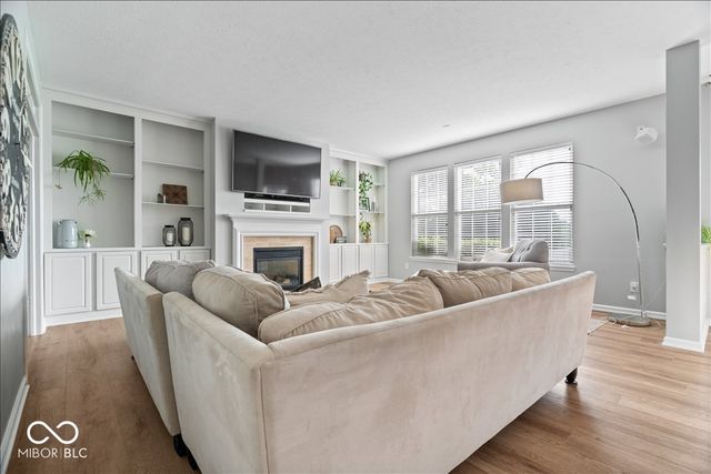 6563 Bainbridge Way, Zionsville, IN 46077