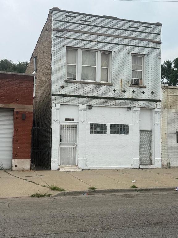 8462 S Commercial Avenue, Chicago, IL 60617