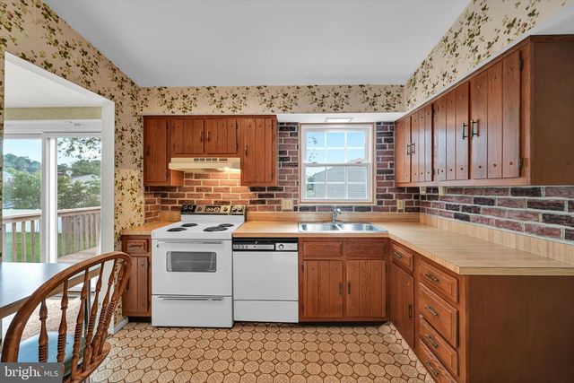 15 ELM ST, Reading, PA 19606
