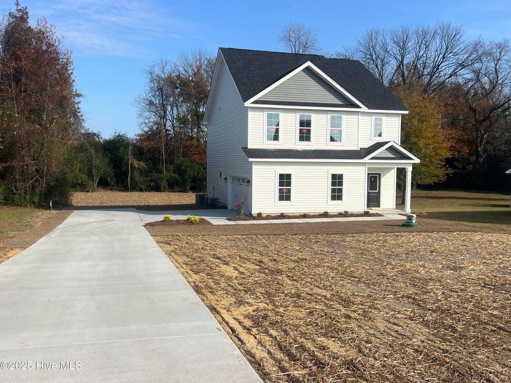 309 Starky Drive, Richlands, NC 28574