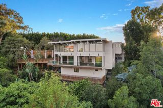 2000 Westridge Road, Los Angeles, CA 90049