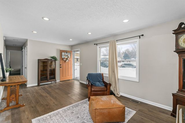 109 NE 6th Court, Grimes, IA 50111