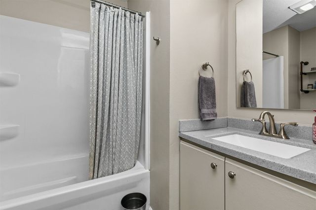 109 NE 6th Court, Grimes, IA 50111