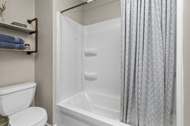 109 NE 6th Court, Grimes, IA 50111