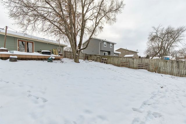 109 NE 6th Court, Grimes, IA 50111