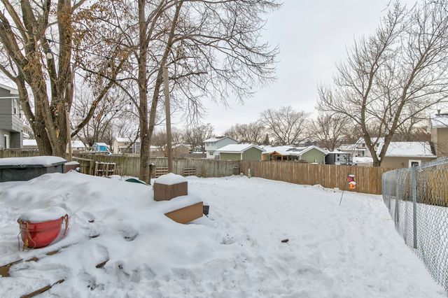 109 NE 6th Court, Grimes, IA 50111