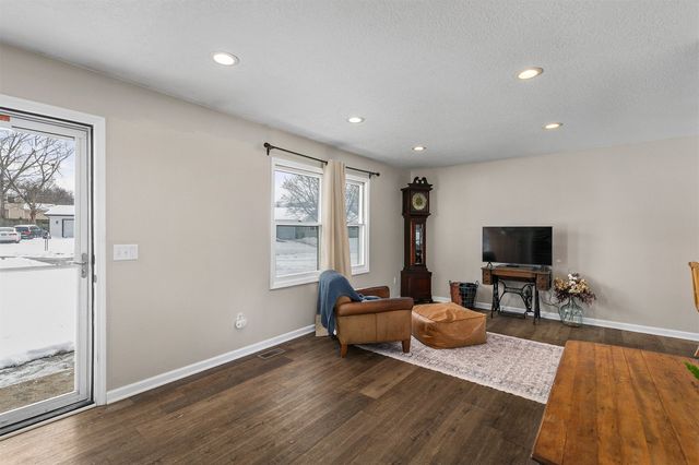 109 NE 6th Court, Grimes, IA 50111