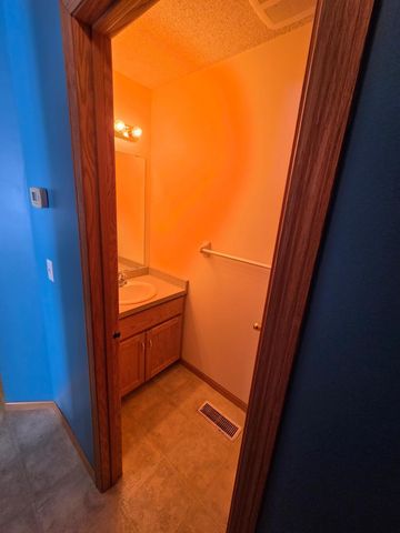 2155 Cleveland Lane S, Cambridge, MN 55008