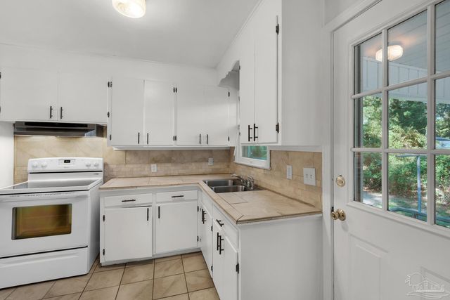 102 Ariola Ave, Pensacola, FL 32503