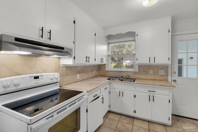 102 Ariola Ave, Pensacola, FL 32503