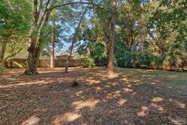 102 Ariola Ave, Pensacola, FL 32503