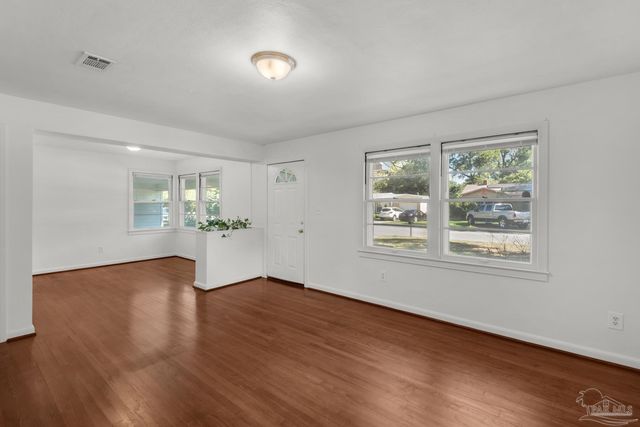 102 Ariola Ave, Pensacola, FL 32503