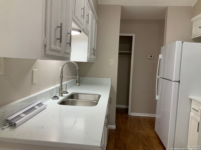 4423 HICKORY HILL DR, Kirby, TX 78219