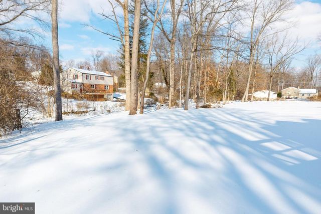 1237 E STRASBURG RD, West Chester, PA 19380