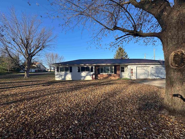 136 W MEEK Drive, Bunker Hill, IN 46914