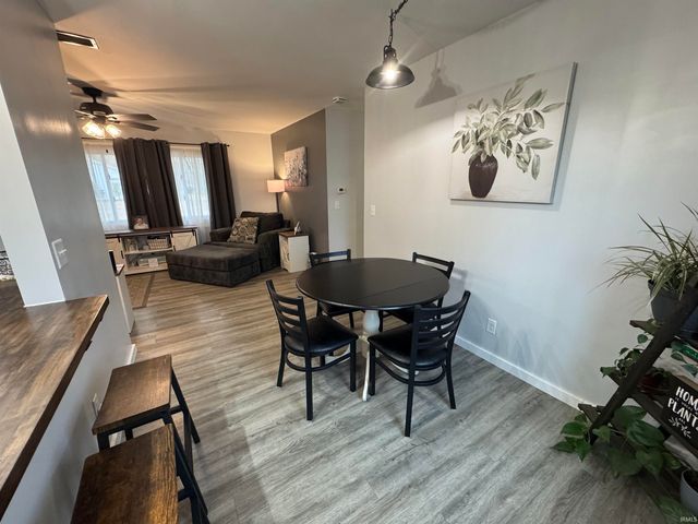 136 W MEEK Drive, Bunker Hill, IN 46914