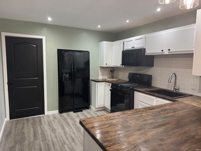 136 W MEEK Drive, Bunker Hill, IN 46914