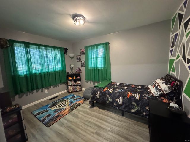 136 W MEEK Drive, Bunker Hill, IN 46914