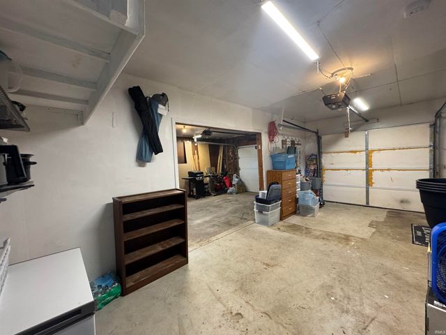 136 W MEEK Drive, Bunker Hill, IN 46914