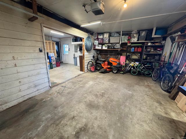 136 W MEEK Drive, Bunker Hill, IN 46914