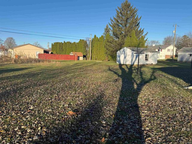 136 W MEEK Drive, Bunker Hill, IN 46914