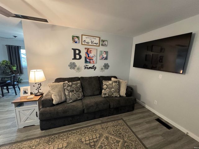 136 W MEEK Drive, Bunker Hill, IN 46914