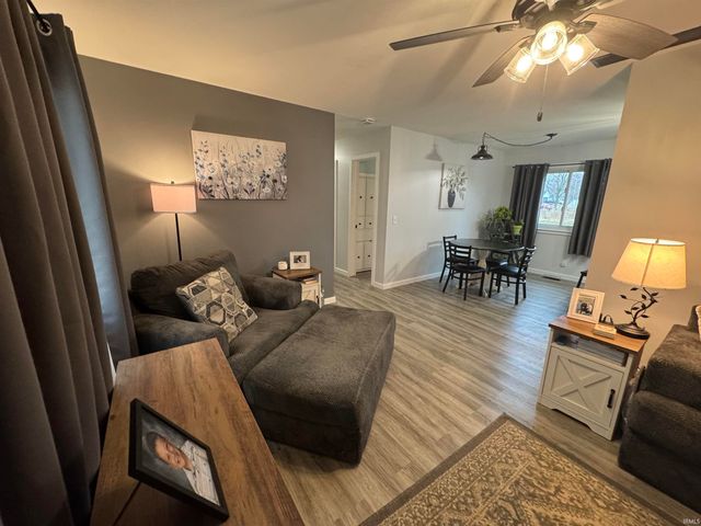 136 W MEEK Drive, Bunker Hill, IN 46914