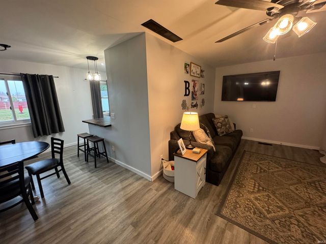 136 W MEEK Drive, Bunker Hill, IN 46914