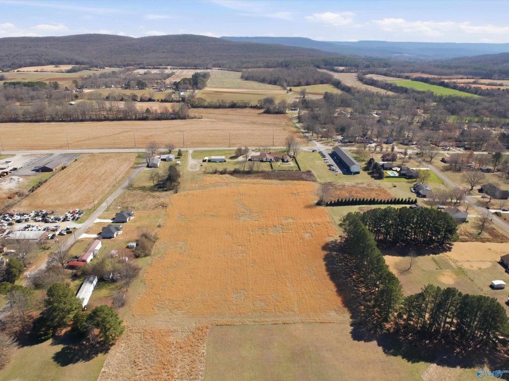 7.5 Winchester Road, New Market, AL 35761