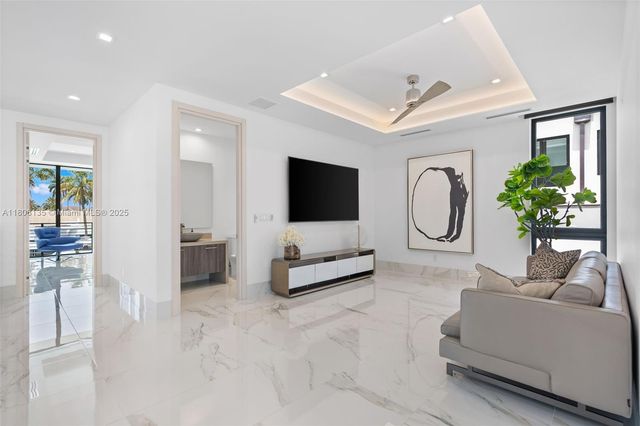 2519 Lucille Dr, Fort Lauderdale, FL 33316