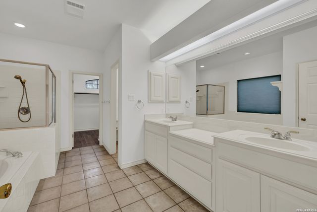 8472 ROLLING ACRES TRL, Fair Oaks Ranch, TX 78015