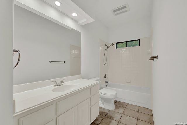 8472 ROLLING ACRES TRL, Fair Oaks Ranch, TX 78015