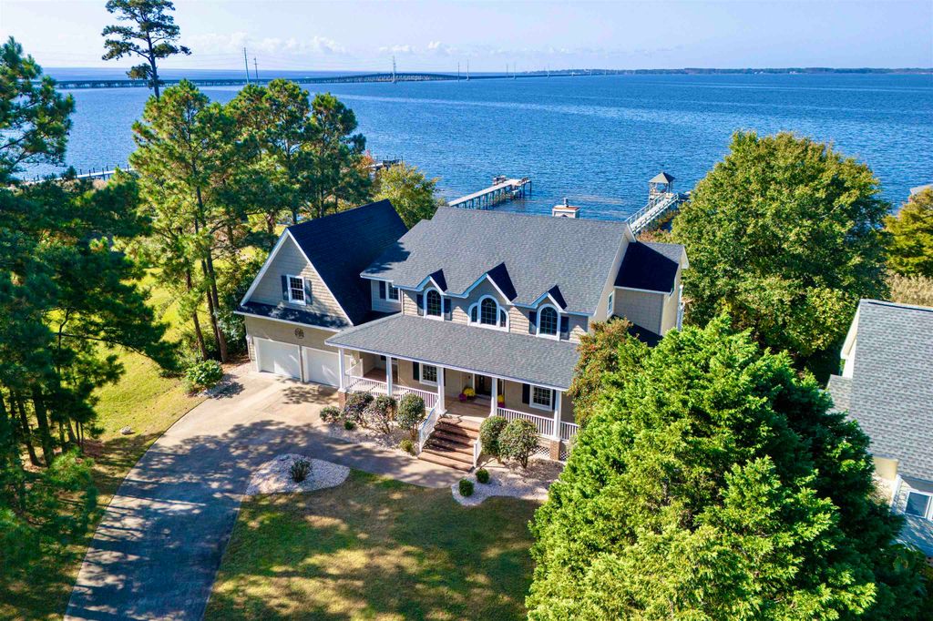 Image 1 of property listing at 1052 Martins Point Road Lot #13, Kitty Hawk, NC 27949