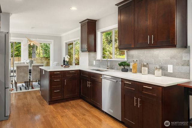 12516 SE 4th Place, Bellevue, WA 98005