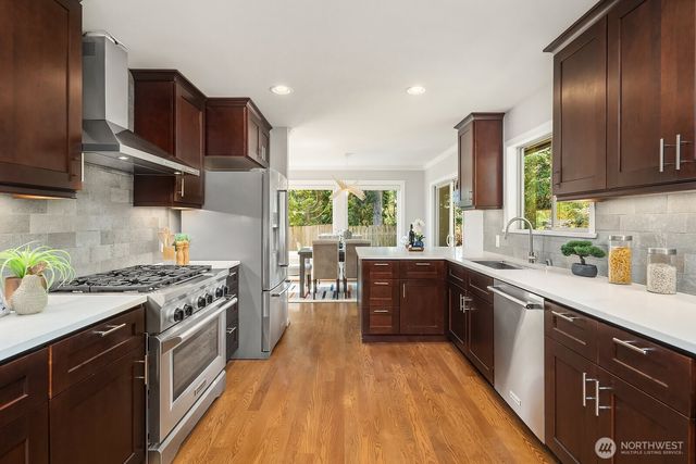 12516 SE 4th Place, Bellevue, WA 98005