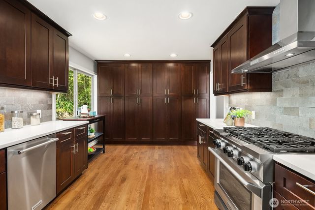 12516 SE 4th Place, Bellevue, WA 98005