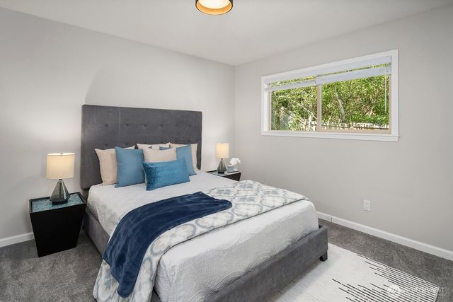 12516 SE 4th Place, Bellevue, WA 98005
