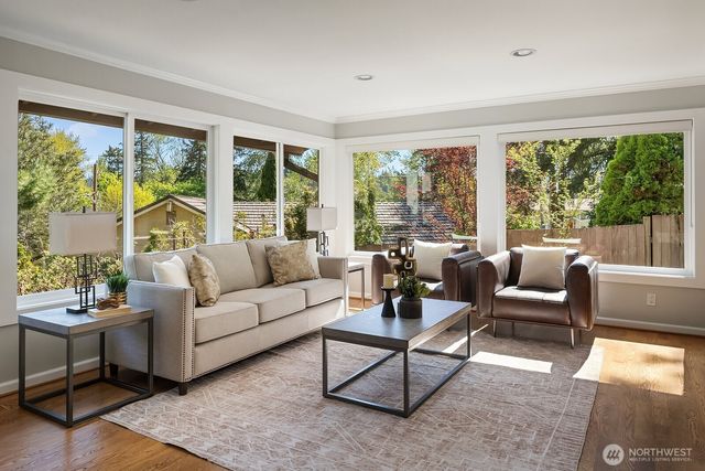 12516 SE 4th Place, Bellevue, WA 98005