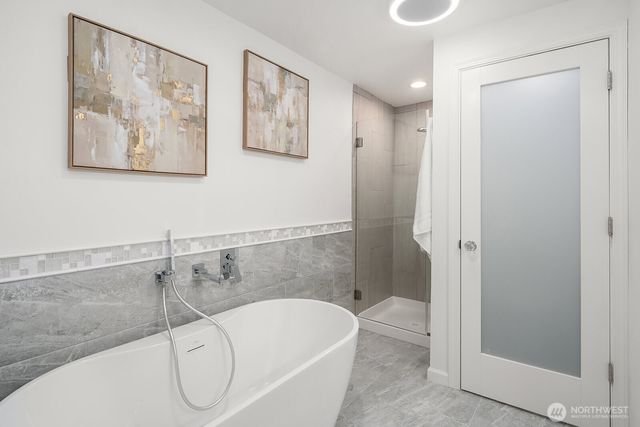 12516 SE 4th Place, Bellevue, WA 98005