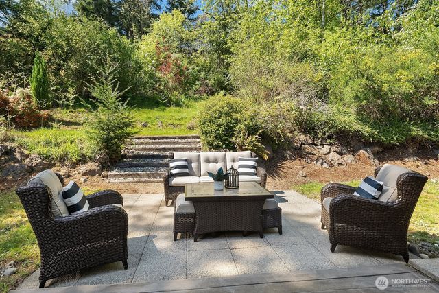 12516 SE 4th Place, Bellevue, WA 98005